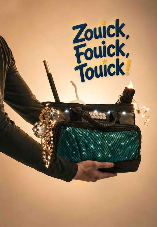 Affiche du spectacle “Zouick, fouick, touick” : Monsieur Fred court dans un décor imaginaire rempli de souvenirs.